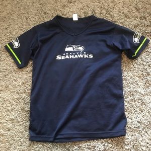 🎉🛍️ MOVING SALE • Youth L Seattle Seahawks short sleeve jersey